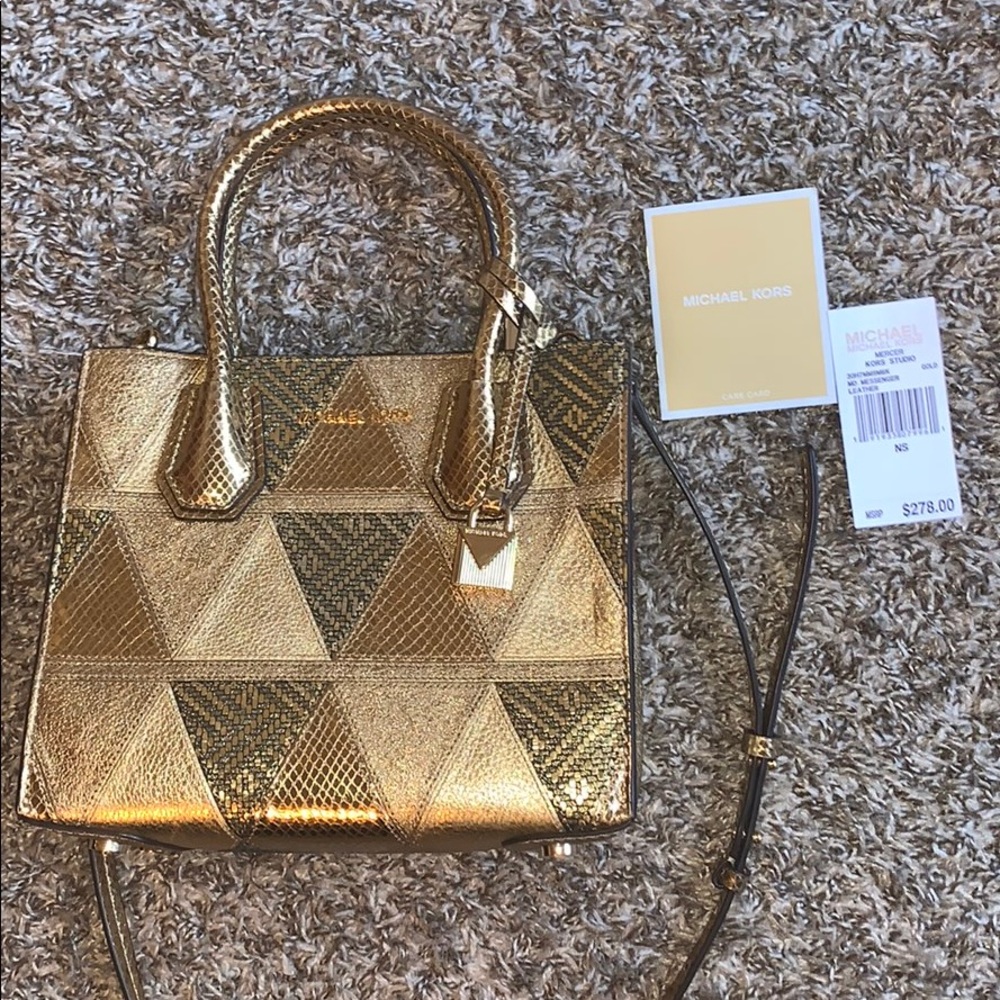 Michael Kors Gold Mercer Messenger -Offers welcome